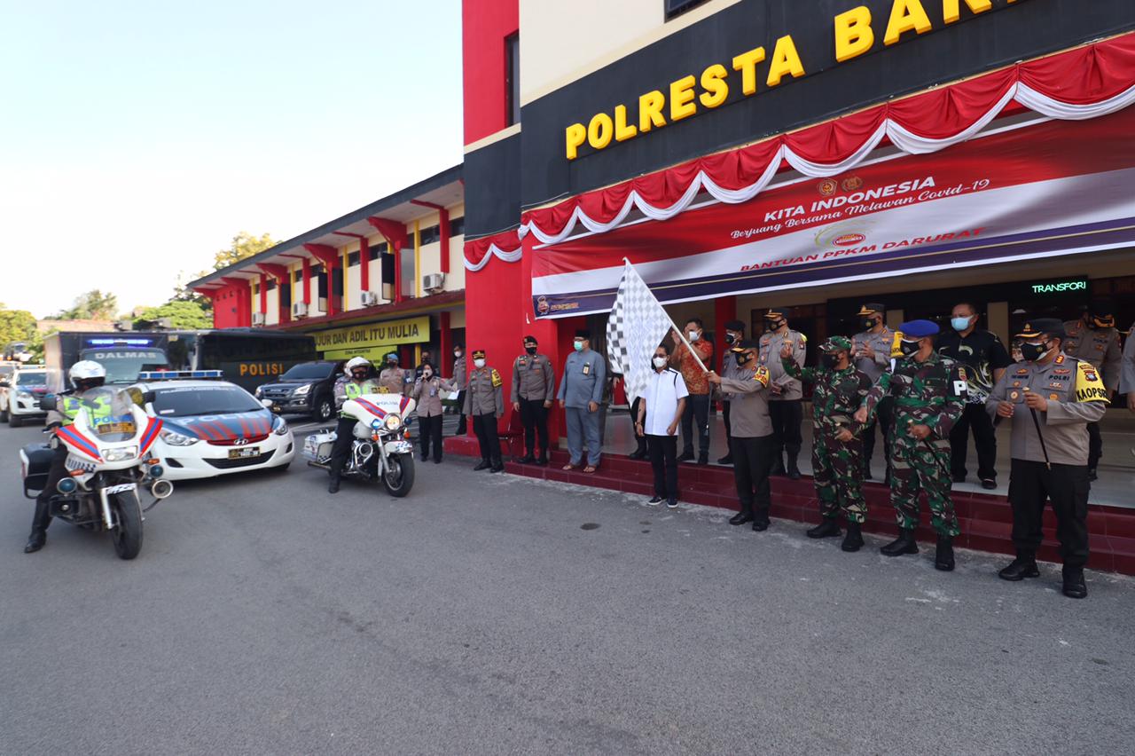 Kapolda Kepri Salurkan Bantuan Sosial PPKM Darurat