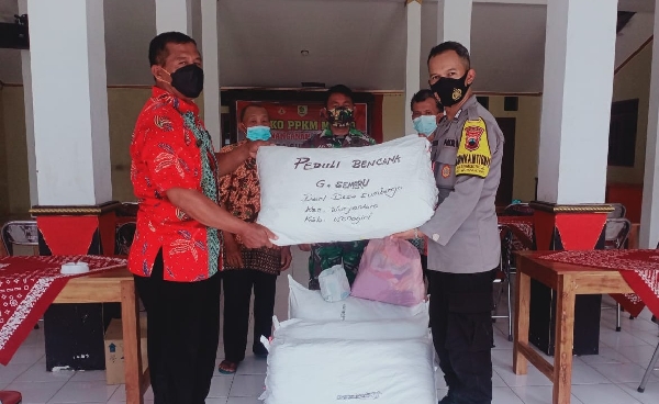 Bhabinkamtibmas Desa Sumberejo Ajak Warga Bantu Korban Semeru