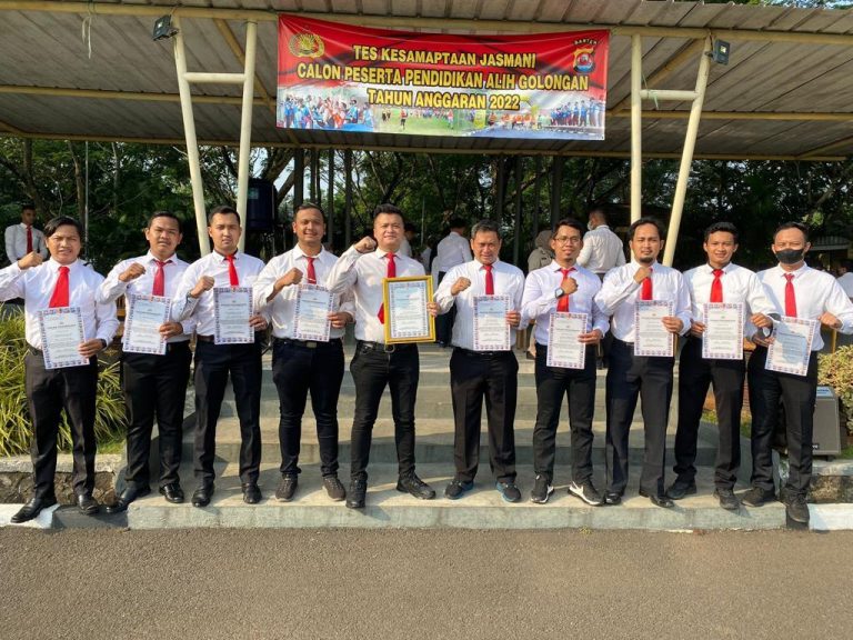 Kasat dan Personel Satresnarkoba Polres Serang Diberi Penghargaan Oleh Kapolda Banten