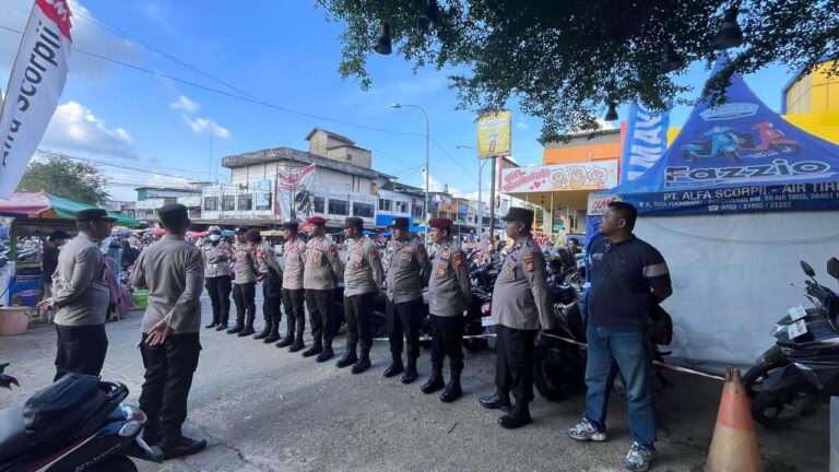 Polres Kampar Amankan Pasar Ramadhan Bangkinang, Jamin Ketertiban dan Kelancaran Arus Lalu Lintas!